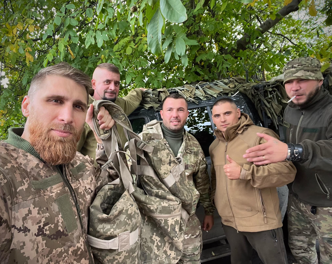 "Пишу от имени тысяч военных". Что известно о бойце ВСУ и поэте Павле Вышебабе